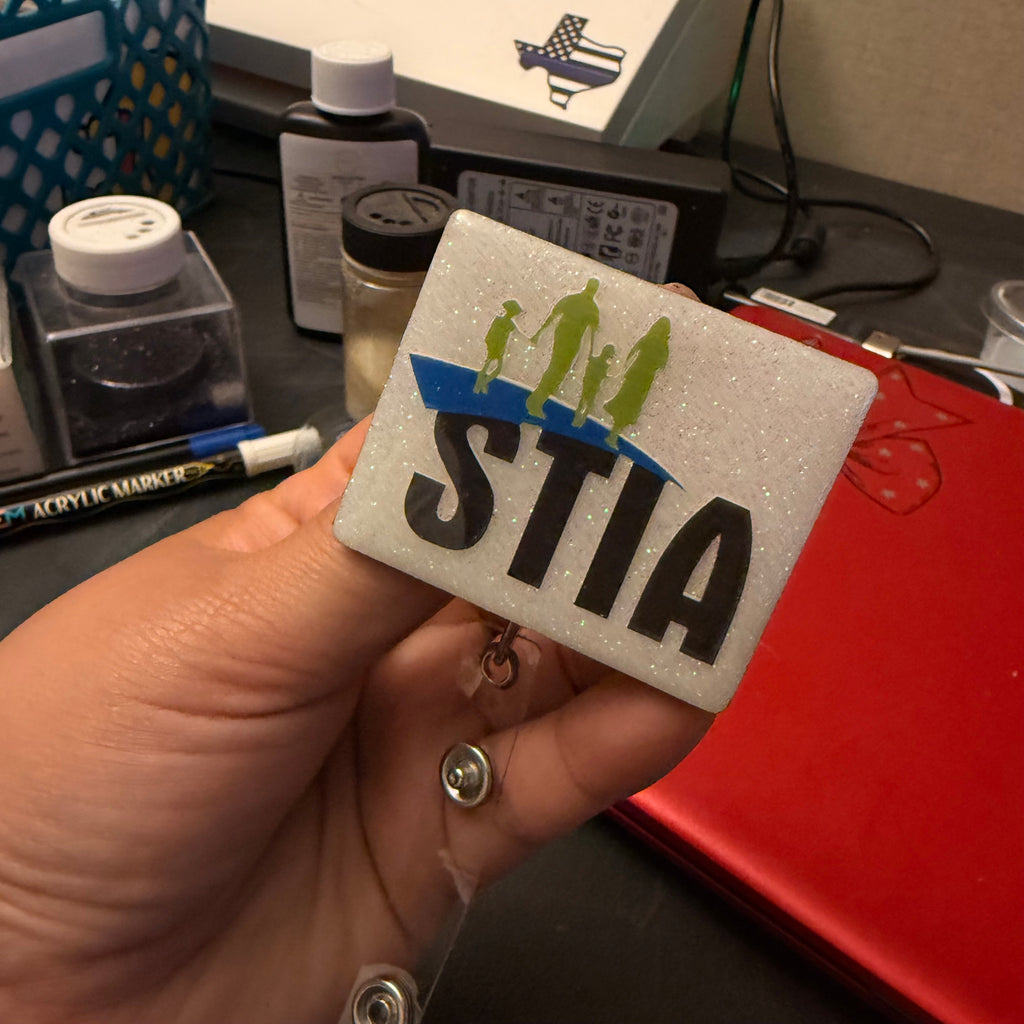 Custom logo -badge reel & topper